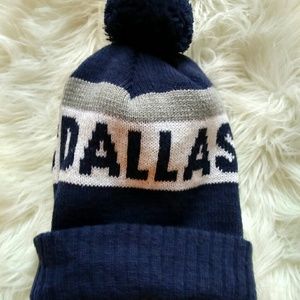 Dallas Cowboy Pom Pom Hat